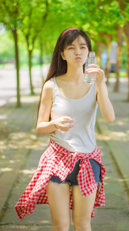 惊魂时刻,雷诺险胜背后的战术博弈与维斯塔潘的火热连胜