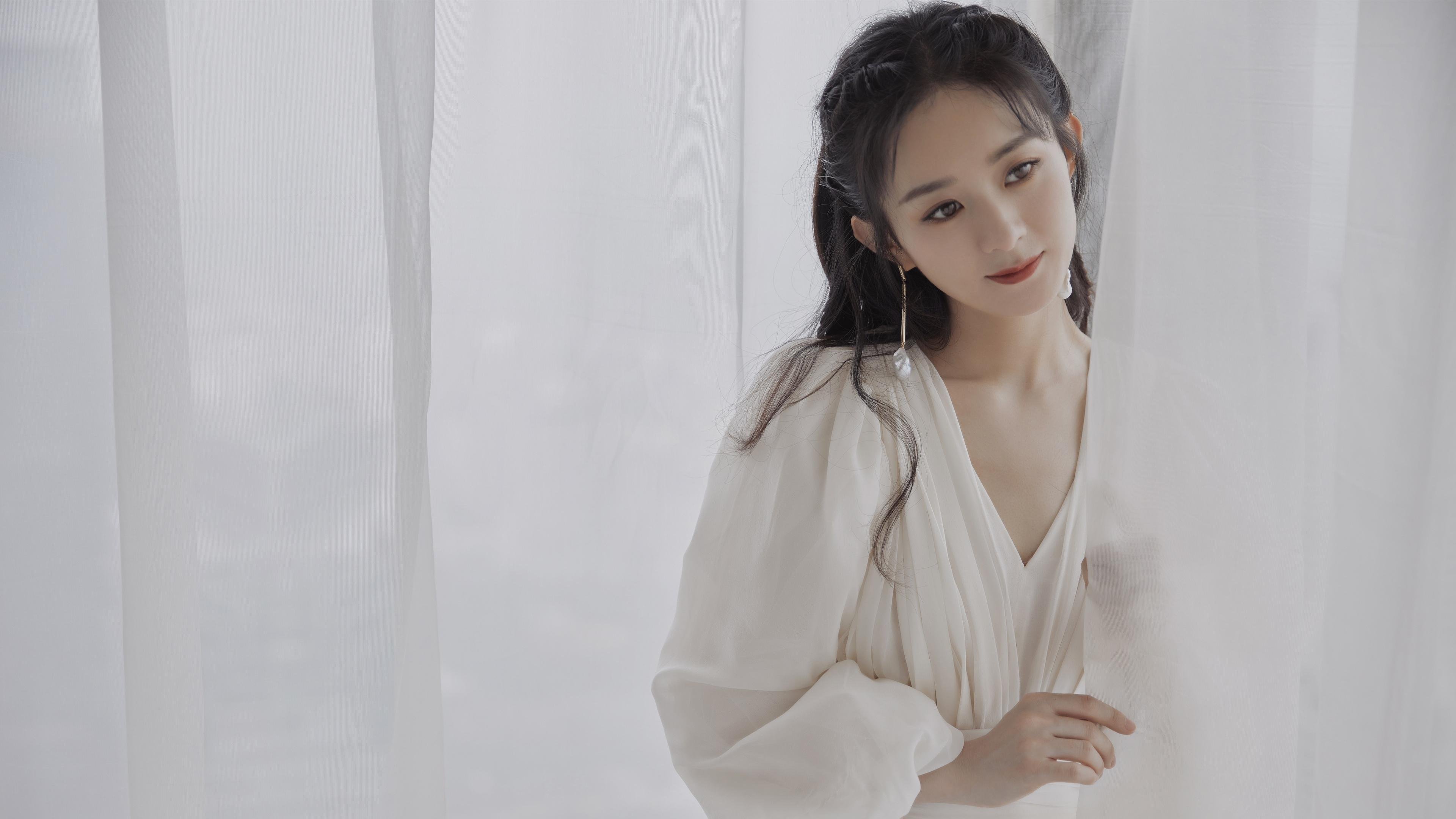 当长夜阴影笼罩,太阳于伯纳乌升起,布克用实力证明自己